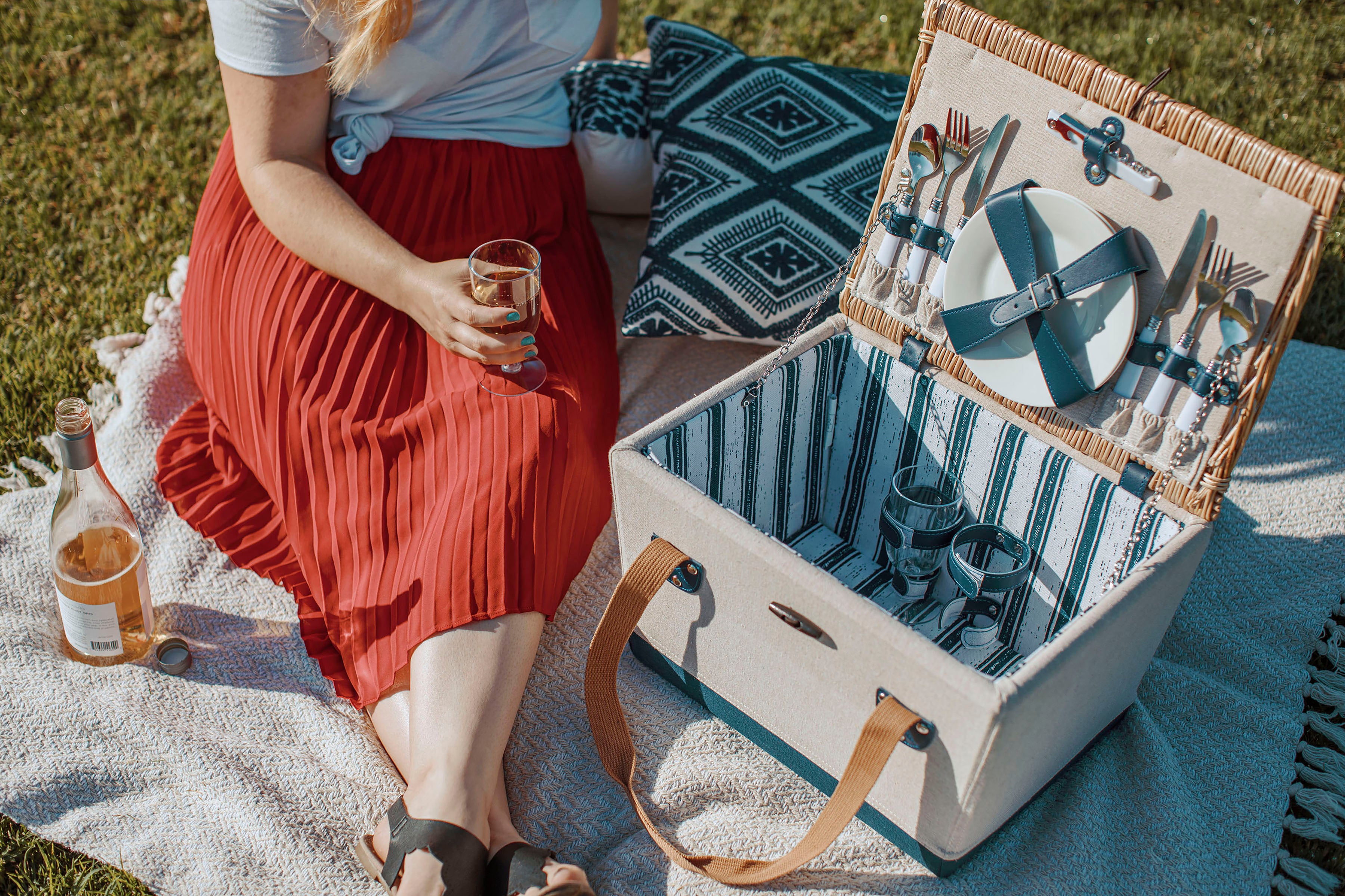 Boardwalk Picnic Basket for 2-Picnic Time Family of Brands