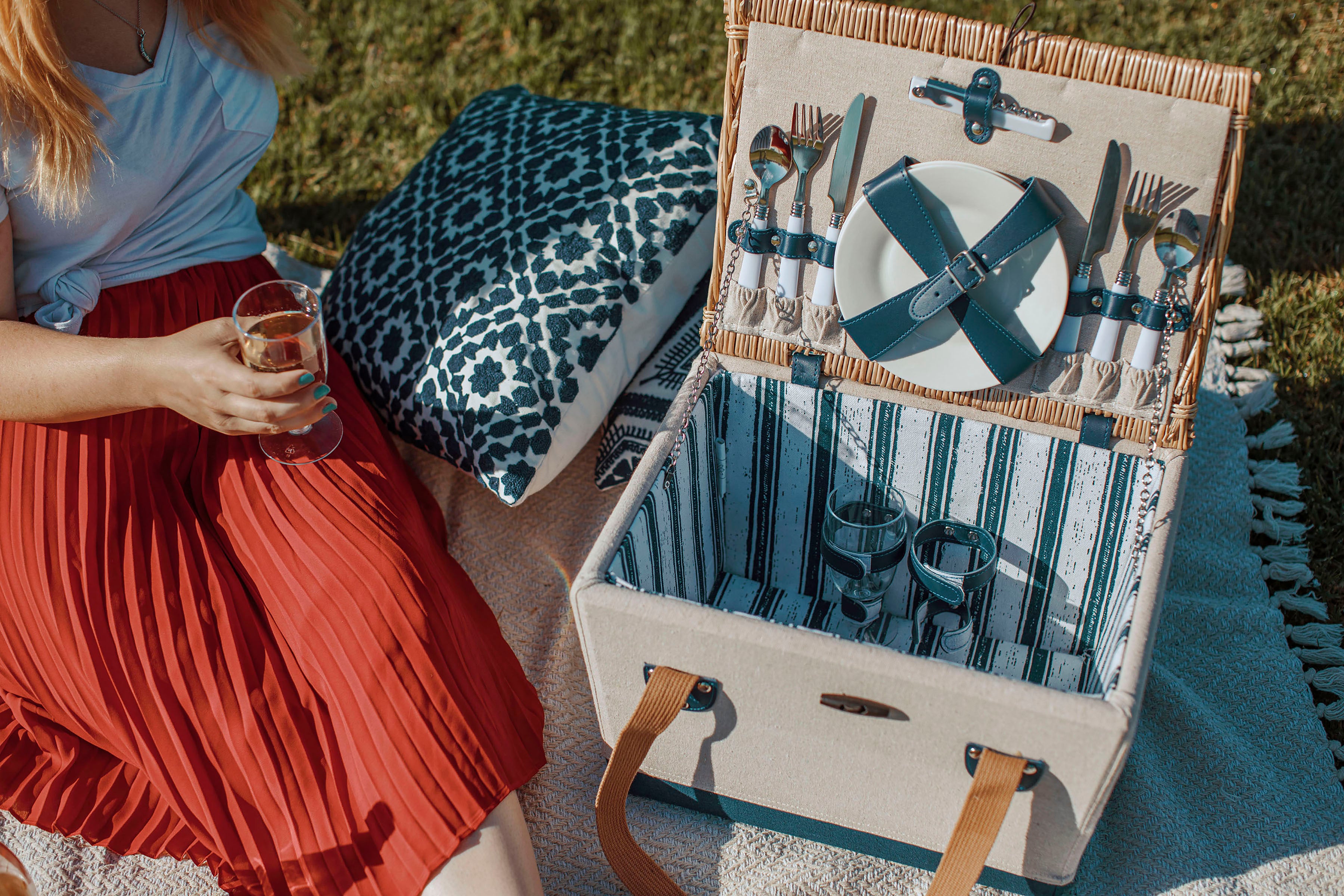 Boardwalk Picnic Basket for 2-Picnic Time Family of Brands
