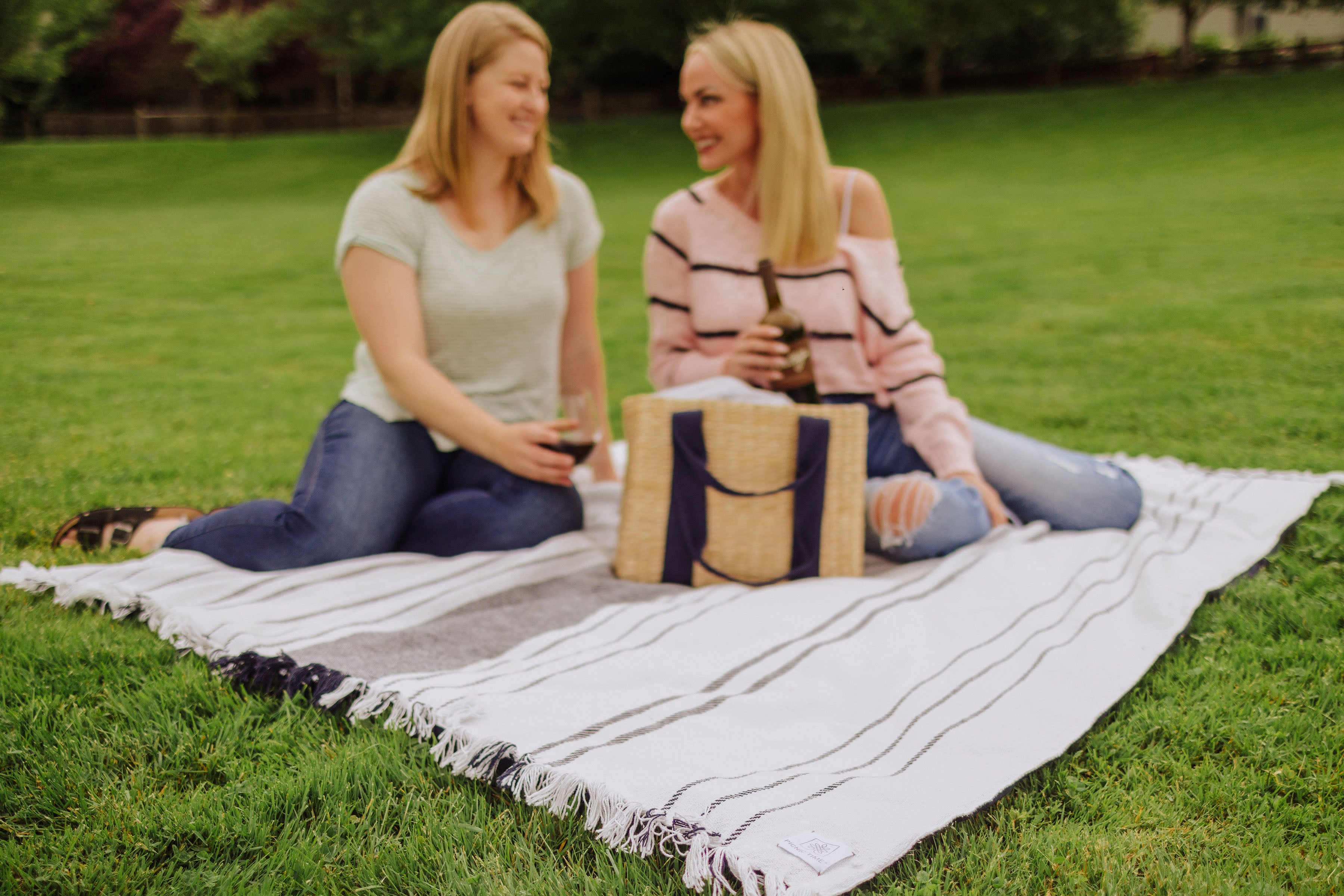 Montecito Picnic Blanket with Harness-Picnic Time Family of Brands