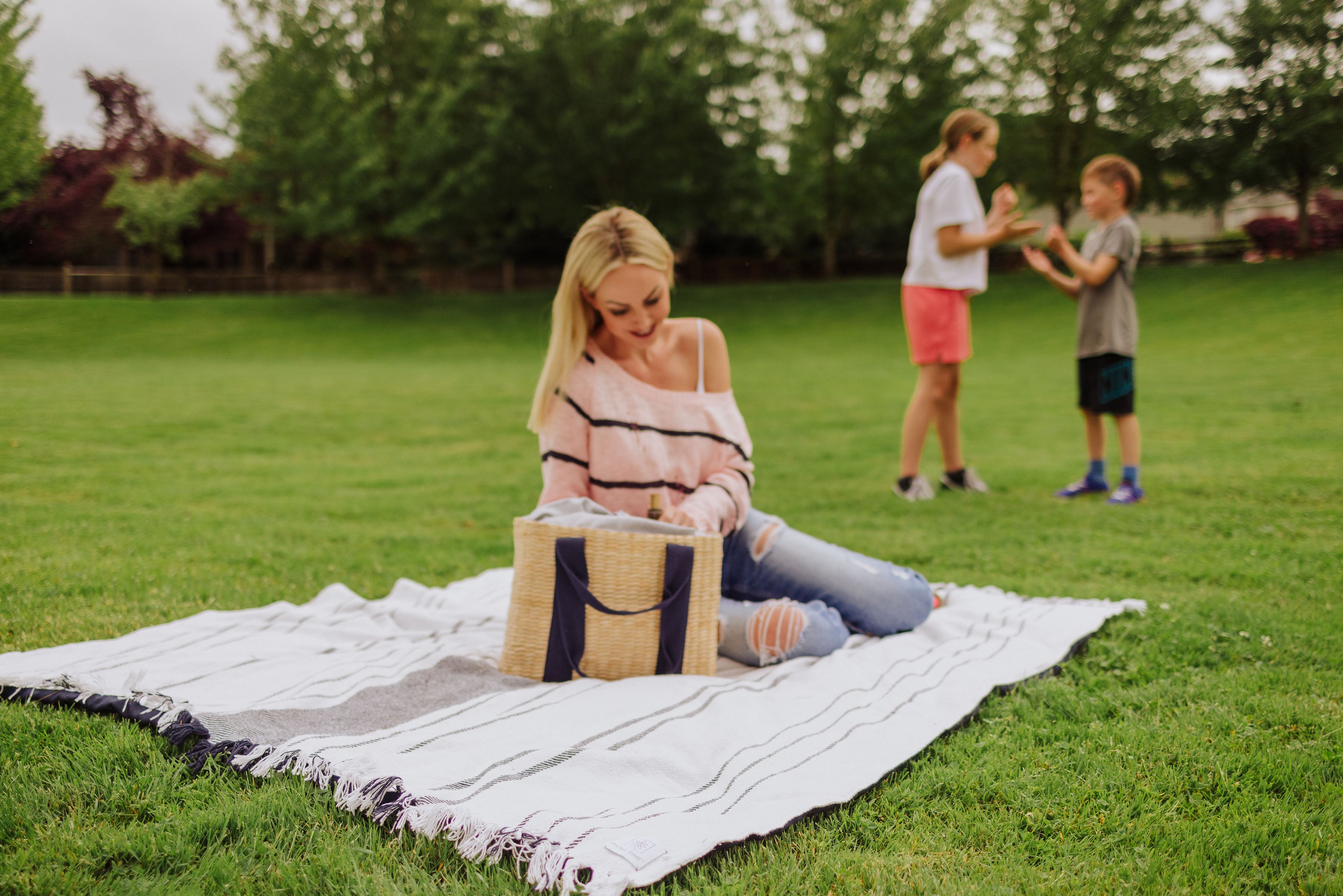 Montecito Picnic Blanket with Harness-Picnic Time Family of Brands